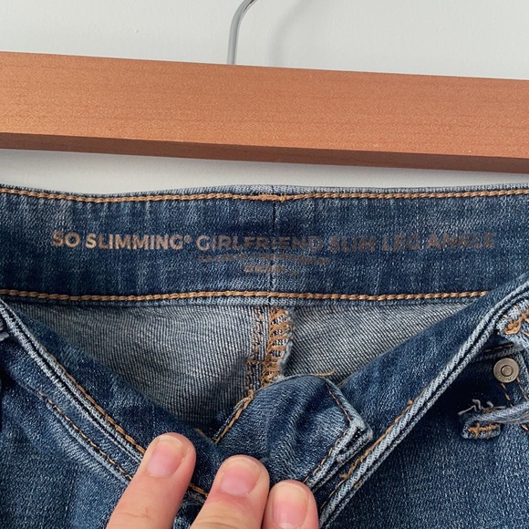 Chico’s Girlfriend Ankle Jeans w/ Raw Hem- US size 4(Chico’s size 0) - Picture 3 of 4